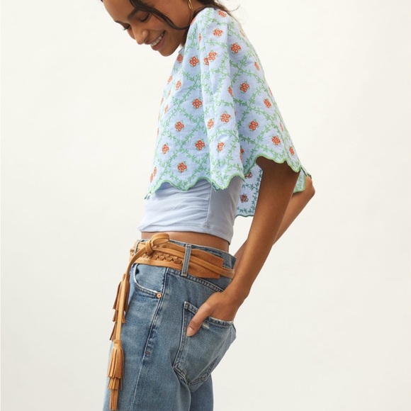 faraway embroidered cape - Picture 2 of 9